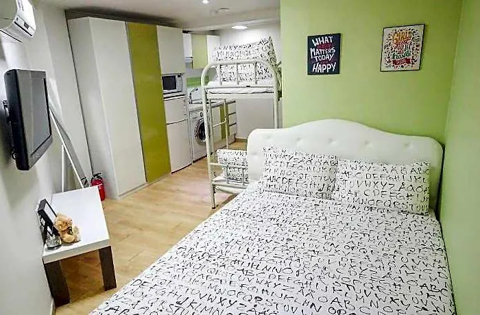 Zaza Backpackers Seúl
