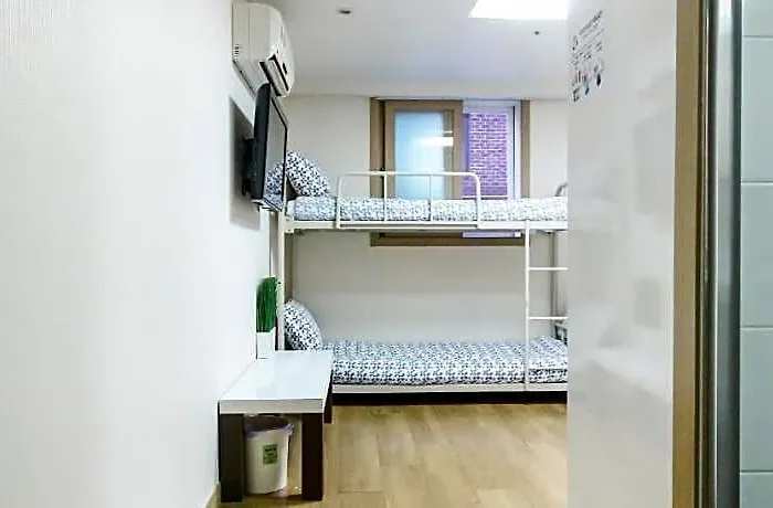 Zaza Backpackers Pensión Seúl