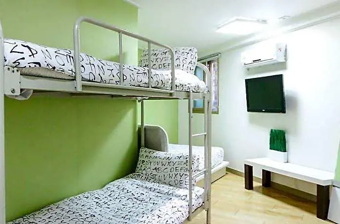 Zaza Backpackers Seúl