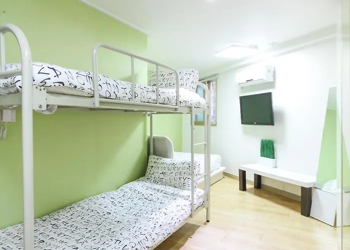 Zaza Backpackers 3*